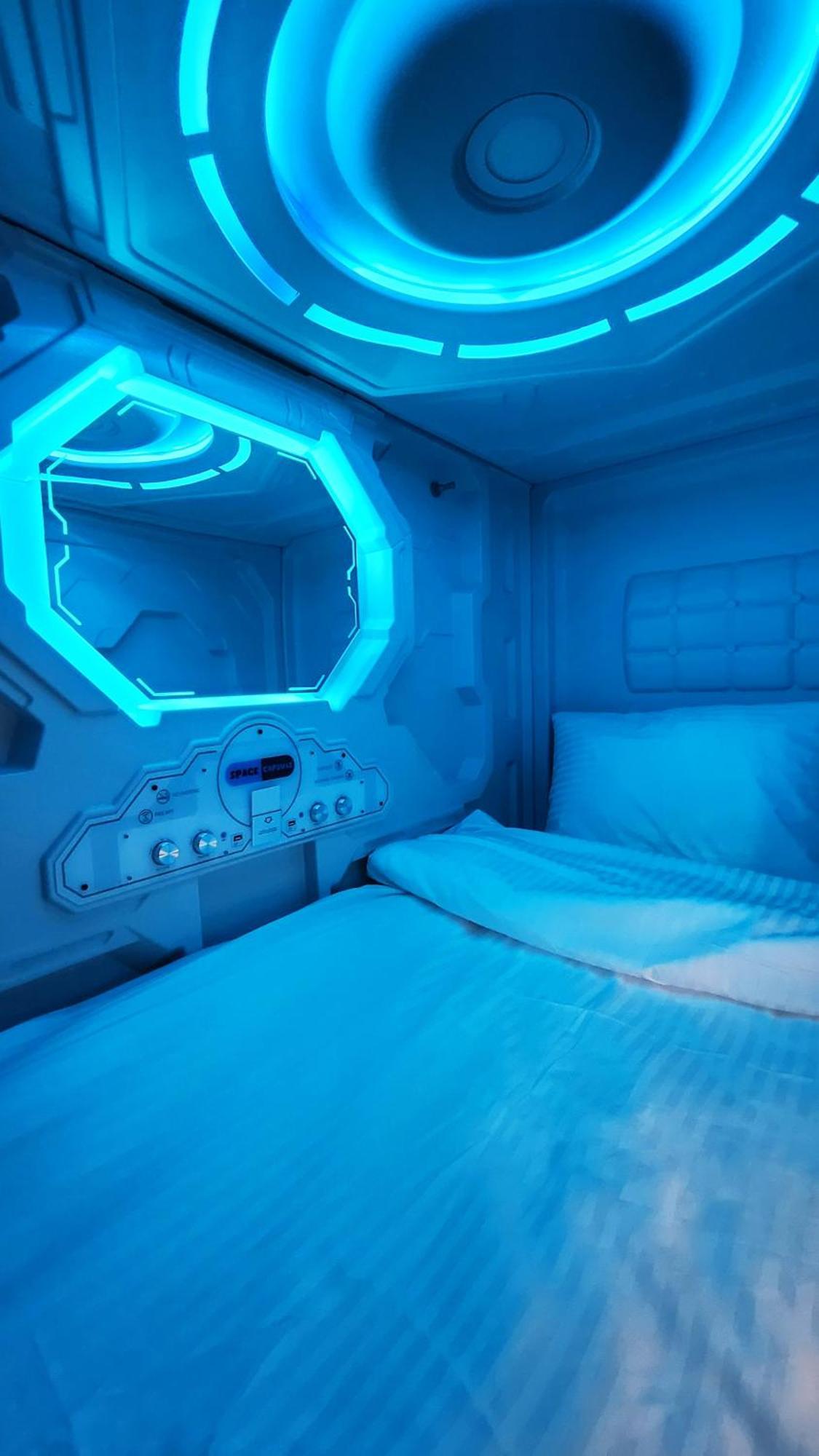 Capsula Hotel เยเรวาน ภายนอก รูปภาพ