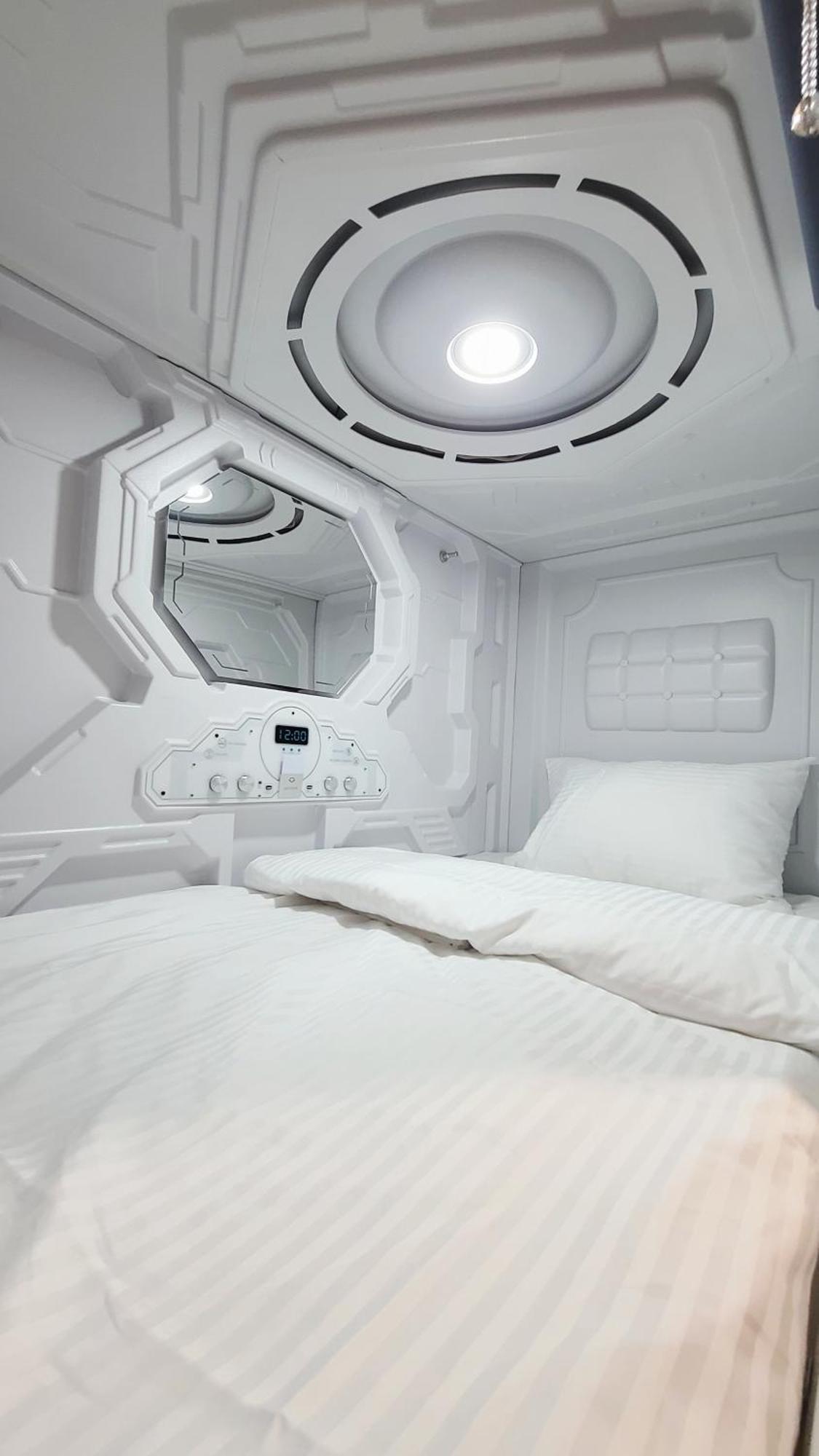 Capsula Hotel เยเรวาน ภายนอก รูปภาพ