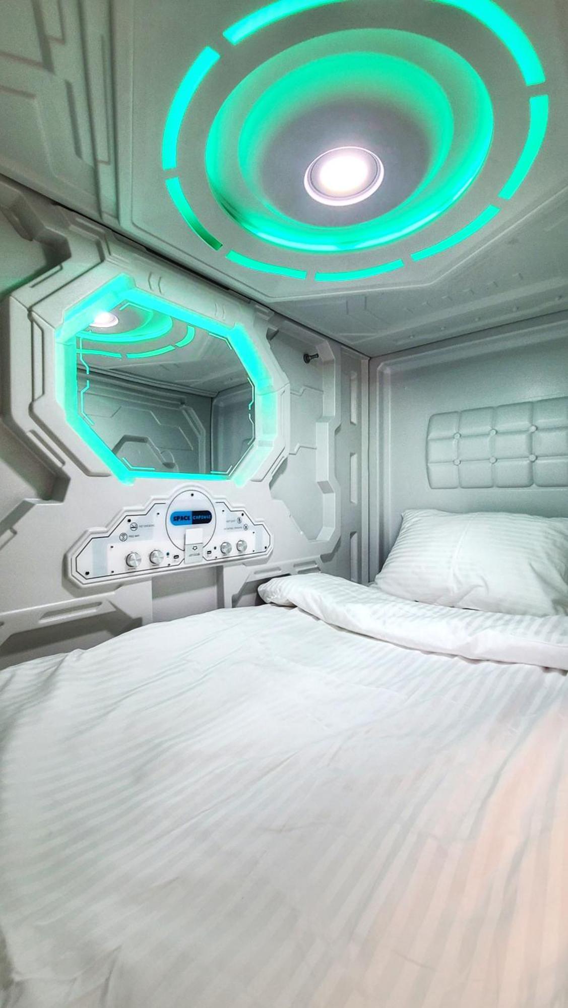Capsula Hotel เยเรวาน ภายนอก รูปภาพ